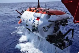 记者手记｜乘“蛟龙号”潜入深海图片