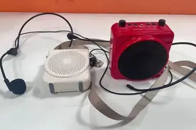 “影响孩子听力！”上课戴扩音器，有老师遭家长吐槽，也有老师反向放大招，结果…图片