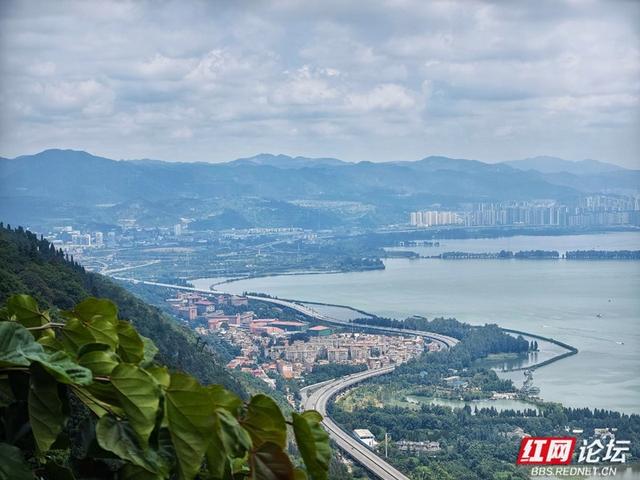山水有相逢，城市有诗意——滇池与西山的对话