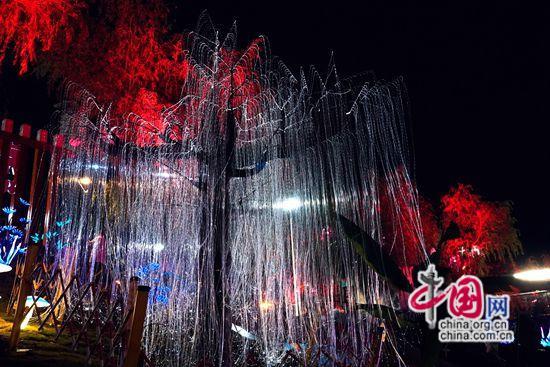 武陵源夜色变身“阿凡达秘境”