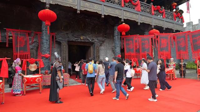 国庆中秋22.64万人次游龙山，只是预热！第四届湘西州旅发大会，邀您再相逢