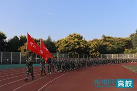 西安财经大学长安校区2023级新生军训拉练圆满结束图片