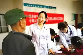 “慢病”老人如何安全出游？送您一份健康指南！图片