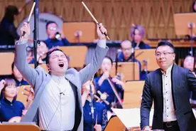 打击乐演奏家王音睿：玩转世界各地打击乐器，绘一张“声音地图”图片