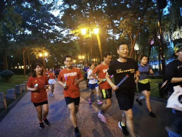 夜夜耶耶~解锁暑期夜游曲江的N种打开方式