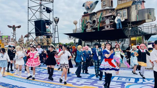 2025滇池国际咖啡文化嘉年华·图集丨活动首日，32.5万人次嗨爆滇池东西岸