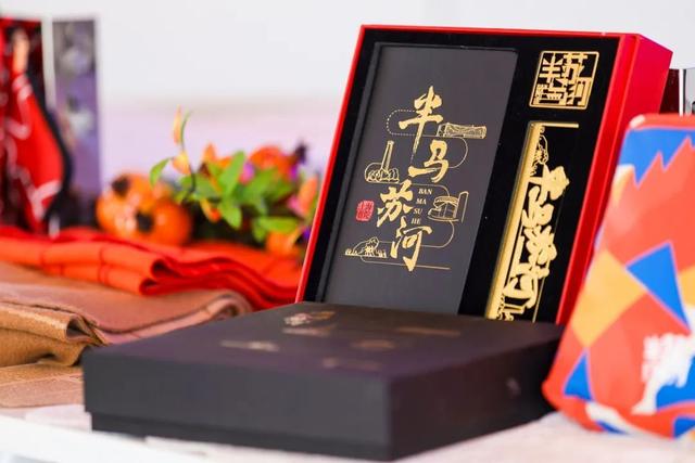 音乐嘉年华邂逅非遗市集！TOP中央公园绘就假日活力图景
