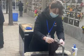 默默坚守的“灵魂摆渡人”：让逝者走得体面，令生者得到慰藉图片