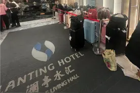 哈尔滨搓澡热“搓”到凌晨：洗浴中心排队一两个小时，本地人称已1月没出来洗澡图片