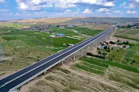 最新进展！海平高速全线完成路面铺设图片