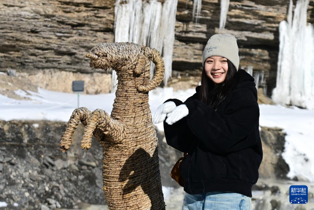 青海门源：冬日雪山旅游热
