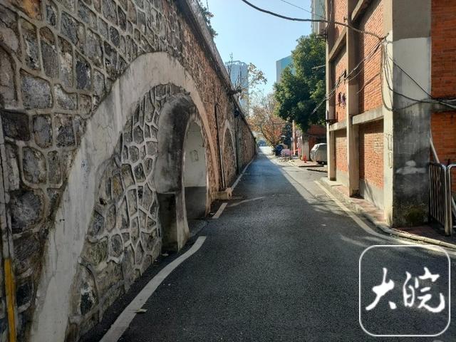 合肥蒙城路一过路涵洞引发关注 常有人来此拍照打卡