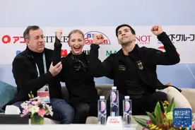 世界花样滑冰大奖赛总决赛｜德国组合黑泽/沃罗登夺得双人滑冠军图片