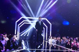 今天是第七个中国医师节｜临床上品、科研上进、科普上心 走近上海滩“六边形”青年医生图片