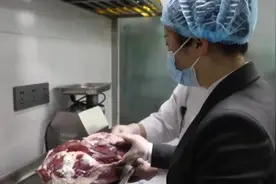 食品安全管理员：守护“舌尖上的安全”