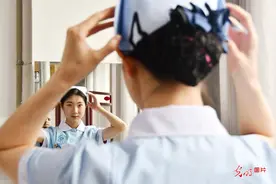 坚守岗位过护士节图片