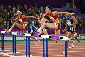 迎奥运会首秀！今天下午，吴艳妮、林雨薇出战女子100米栏首轮图片
