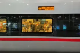 首趟恢复开行！广州南站去往长沙南的高铁G9704次开出！图片