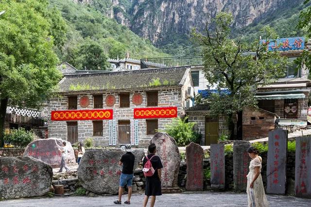以“挂壁公路”闻名于世的辉县郭亮村，如今旅游绘新图
