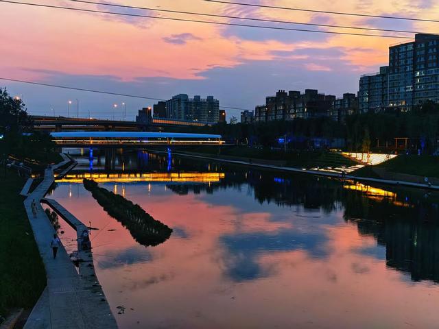 灯火初明，北京城夜景绚丽多彩