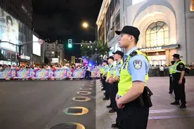 “顶流”外滩首迎花车大巡游 警方发布管制区域出行、观演攻略图片