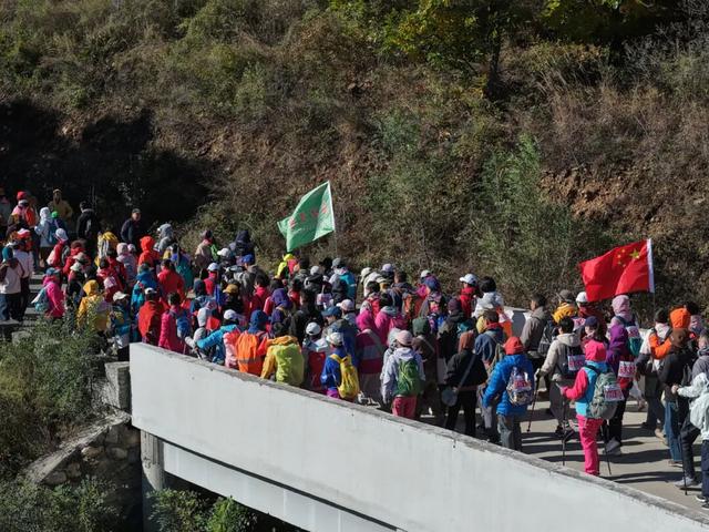 2025 第五届金山岭长城徒步大会成功举办，致敬每一位攀登者！