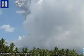 印尼火山连续剧烈喷发，中国游客被困4天后“逃出”科莫多岛图片