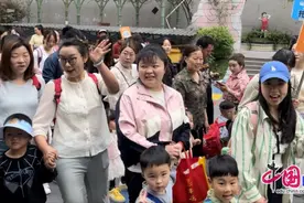 用脚步丈量家乡，乐山市五通桥实验幼儿园开展亲子春游活动图片