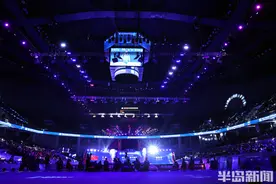 在青岛上演惊天大逆转！中国队3:2险胜日本队，挺进羽毛球亚团赛决赛图片