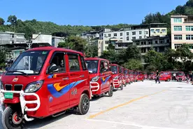黔江：残疾人喜接代步新车图片