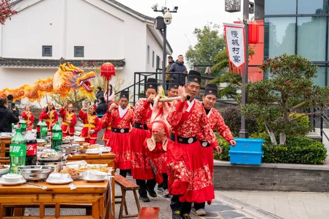 慢城千人长街宴，本周日开席！