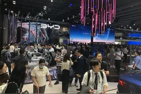 上半年车企纷亮成绩单　“卷时代”下的车市众生相  新能源舞动风云　燃油变奏曲正浓图片