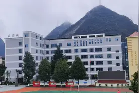 “老”校园焕发“新”活力——2024年六盘水全力办好民生实事扫描图片