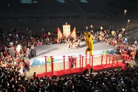 正月十四 四川蓬溪上万群众齐聚一堂“送蛴蟆”图片