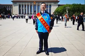 7年送餐10万单保持零事故，上海外卖骑手首次当选全国劳模图片