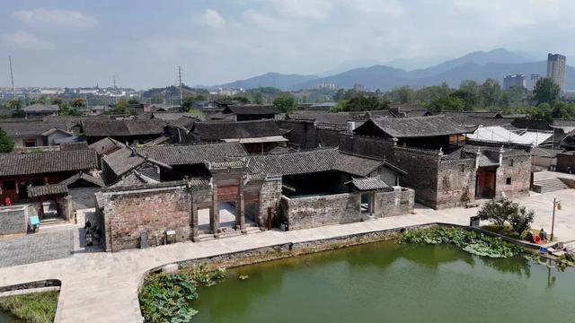今天一件大事发生在湖南这里，我们来解读…