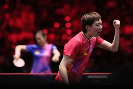 王曼昱击败王艺迪，生涯首夺大满贯女单冠军图片