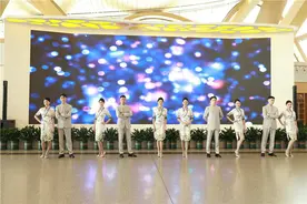祥鹏航空更换“海天祥云”制服图片