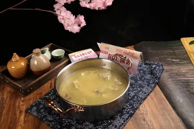 句容的外面是什么？