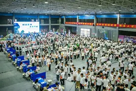 助力学生精准就业！武汉铁路桥梁职业学院举办2024年校园招聘会图片