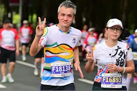 跑马能“冻龄”？人人都可马拉松？跑者、教练、医师大家谈图片