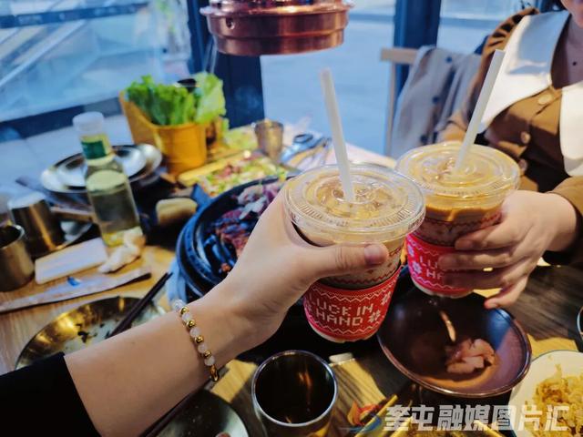 2026在奎屯丨落雪染冬色 烟火暖人心 知己常相伴