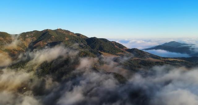 与大地同频呼吸！这个秋天，总要去寻甸草原秘境寻找下自己的“阿勒泰”时刻了
