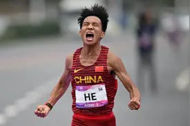 中国男子马拉松亚运首金！图片