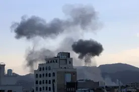 俄媒：胡塞武装位于也门萨那的目标遭美军空袭，美国中央司令部证实图片