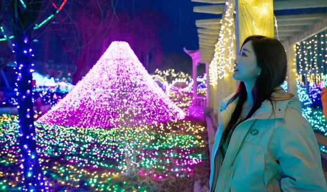 光瀑垂落，梦幻启幕！定州上演光影梦幻盛宴！