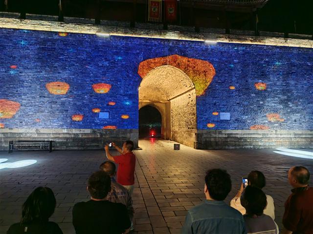千年一城满风华 | 光影盛宴点亮夜空 国庆邀您沉浸式畅玩荆州古城
