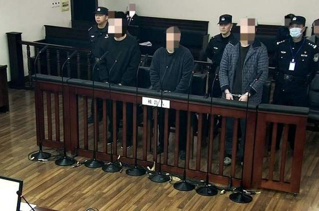 “快递”敲门后男子竟被绑，被困郊区别墅一周后惊险逃出！