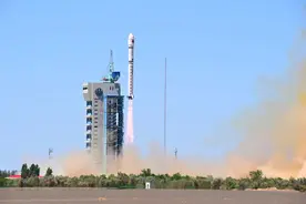 首次采用“顶置主星+侧挂从星”布局，长二丁“1箭12星”发射成功图片