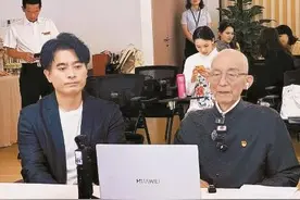 锐评丨92岁游本昌宣誓入党！向光的种子迎来最美的绽放图片